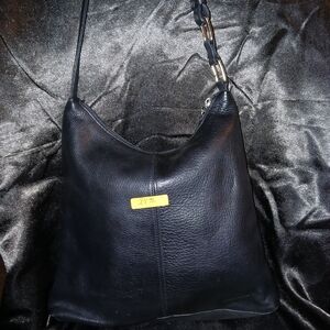 Elegant Black Leather Shoulder Bag